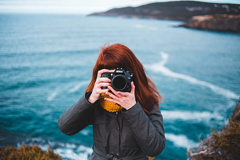 human, person, elektronik, kamera, Foto, fotografering, fotograf, portræt, ansigt, ferie, turist, selfie, mennesker, fugl, flimmer fugl, spætte, dyr, vand, tilbehør, briller, en person, fotografere, kamera - fotografisk udstyr, rigtige mennesker, fotografering temaer, fritidsaktivitet, hav, aktivitet, bedrift, fotografisk udstyr, livsstil, teknologi, fokus på forgrunden, stående, Kvinder, natur, digitalt kamera, digitalt enkeltlinsrefleks kamera, udendørs, frisure, skjult ansigt, 5K, CC0, offentligt domæne, royaltyfrie