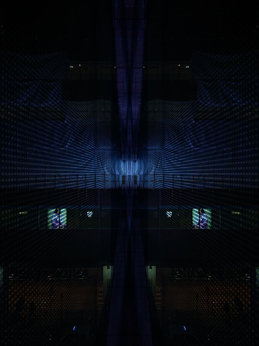 luci, Linee, riflessi, blu, colori, modificare, lightroom, textures, sfondi, sperimentale, buio, ripetuto, architettura, illuminato, struttura costruita, nessuno, notte, mezzi di trasporto, moderno, modello, esterno dell'edificio, città, riflessione, all'aperto, costruzione, vetro - materiale, natura, trasparente, finestra, connessione, cielo, soffitto, 2K