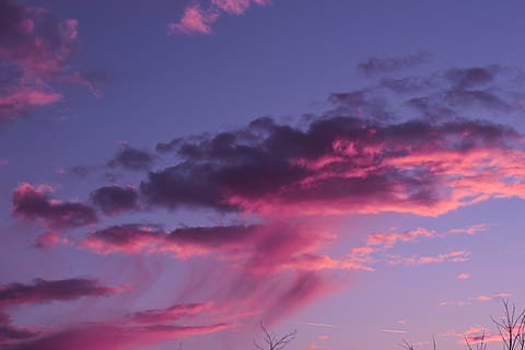 cel, posta de sol, núvols, rosa, neó, porpra, pastel, esvaïment, salvatge, naturalesa, núvol - cel, bellesa a la natura, vista d’angle baix, escenics - natura, cap gent, tranquil·litat, color taronja, cel dramàtic, escena tranquil·la, a l'aire lliure, medi ambient, cloudscape, generació de combustible i energia, idíl·lic, vespre, tecnologia, cel romàntic, poder a la natura, 5K, CC0, domini públic, lliure de regalies