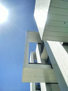 Australia, melbourne, architettura, struttura costruita, Inquadratura dal basso, esterno dell'edificio, costruzione, cielo, luce del sole, blu, cielo sereno, natura, giorno, nessuno, moderno, riflesso lente, sole, soleggiato, all'aperto, città, modello, edificio per uffici esterno, grattacielo, direttamente sotto, 5K, CC0, dominio pubblico, privo di copyright