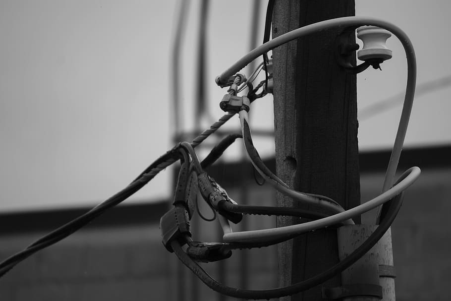 Canadà, goderich, línies, humit, hidro, línies elèctriques, poder, metall, centrar-se en primer pla, primer pla, cap gent, equipament, dia, cable, maquinària, tecnologia, connexió, penjant, a l'aire lliure, funció de construcció de parets, seguretat, indústria, barrera, part de la màquina, tub de tub, naturalesa, Font d'alimentació, equipament elèctric, 5K