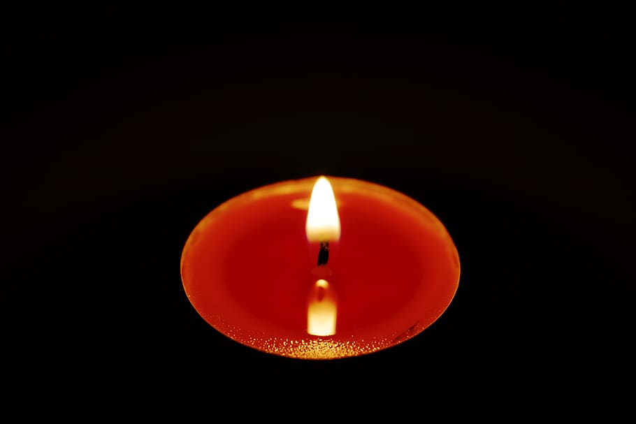 Kerze, Flamme, Feuer, Licht, Orange, schwarz, Weltraum, Astronomie, Mond, Natur, Universum, draußen, Nacht-, Platz, diwali, schälen, Gras, Pflanze, Kompass Mathematik, Buntstift, Verbrennung, Hitze - Temperatur, Feuer - natürliches Phänomen, keine Leute, drinnen, schwarzer Hintergrund, beleuchtet, Nahansicht, dunkel, Studioaufnahme, kopieren sie platz, glühend, orange Farbe, rot, Lichtanlage, Wohnraum, Helligkeit, 5K