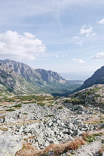 šedá, hora, stromy, vysoké tatry, slovensko, štrbské pleso, led, venku, Příroda, sníh, ledovec, hřeben, pohoří, divočina, plošina, Šedá, scenérie, krajina, silnice, štěrk, polní cesta, vrchol, nebe, scenics - příroda, krása v přírodě, mrak - nebe, životní prostředí, klidné scény, klid, mimoměstské scény, nikdo, den, idylický, Skála, pevný, dálkový, rock - objekt, 4K, CC0, veřejná doména, bez autorských práv