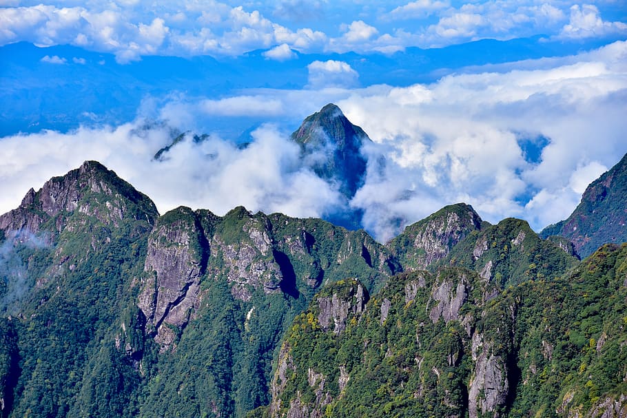 núvol, muntar el pic, pic, muntanya, paisatge, mount, sapa, lao cai, vietnam, pati de núvols, núvol - cel, escenics - natura, bellesa a la natura, cel, escena tranquil·la, Serra, escena no urbana, tranquil·litat, cap gent, rock, naturalesa, idíl·lic, dia, rock - object, medi ambient, sòlid, formació de roca, remot, a l'aire lliure, formació, cim de muntanya, 5K