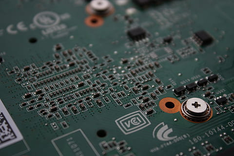 circuit vert, puce, circuit, circuit imprimé, Composants, condenseur, lien, électronique, microprocesseur, carte mère, semi-conducteur, silicium, système, La technologie, transistor, puce informatique, Industrie électronique, équipement, équipement informatique, couleur verte, industrie, fermer, personne, partie informatique, complexité, plein cadre, ordinateur, la communication, à l'intérieur, arrière-plans, vue grand angle, équipement électrique, composant électrique, mélange, 4K, CC0, domaine public, libre de droits