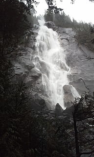 fotografía, naturaleza, caídas, bosque, ramas, idílico, paisaje, montaña, rocas, rocoso, escénico, arboles, agua, cascadas, desierto, árbol, belleza en la naturaleza, rock, planta, tierra, paisajes - naturaleza, larga exposición, roca - objeto, cascada, sólido, agua que fluye, movimiento, ambiente, nadie, día, al aire libre, poder en la naturaleza, fluido, selva, 2K, CC0, dominio público, libre de derechos