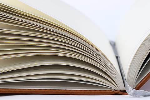 notițe, jurnal, fraza, record, carte, practică, afacerea, publicare, educaţie, pagină, hârtie, deschis, învăţare, nici o persoana, în interior, natură moartă, înţelepciune, literatură, a închide, grămadă, expertiză, cercetare, culoare alba, date, spațiu copie, revistă, studiu, in cautarea, 5K, CC0, domeniu public, fără drepturi de autor