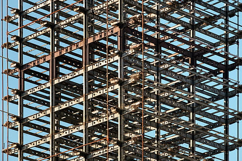 gris, métal, encadré, la tour, construction, Pologne, Cracovie, échafaudage, acier, bâtiment, architecture, modèle, highrise, maison, métropole, élevage, Assemblée, édifice, structure, grande hauteur, chantier de construction, poutres d'acier, poutres, structure construite, plein cadre, arrière-plans, personne, faible angle de vue, extérieur du bâtiment, journée, répétition, en plein air, lumière du soleil, moderne, la fenêtre, ville, la nature, extérieur d'immeuble de bureaux, Bureau, 5K, CC0, domaine public, libre de droits