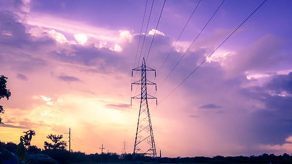 valokuvaus, sähköinen, torni, auringonlasku, pilviä, nykyinen, valjeta, sähköpylväs, sähkö, energia, ympäristö, ilta taivas, ala, maisema, valo, matala kulma, virtakaapelit, sähkölinjat, virtalähde, taivas, aurinko, auringonsäde, toimittaa, tekniikka, lähetys, Jännite, johdin, pilvi - taivas, kaapeli, voimalinja, yhteys, siluetti, polttoaineen ja sähköntuotantoon, luonto, ei ihmisiä, arkkitehtuuri, rakennettu rakenne, ulkona, oranssi väri, monimutkaisuus, sähkölaitteet, 2K