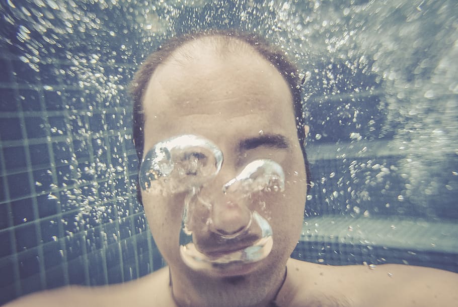 Tailàndia, phe, samet ko, bombolla, blau, moments, watter, cara, underwatter, retrat, nedar, piscina, tirada al cap, una persona, vista frontal, adult jove, sota l'aigua, aigua, felicitat, persones reals, estils de vida, mirant la càmera, somrient, homes, primer pla, rostre humà, a l'aire lliure, 2K