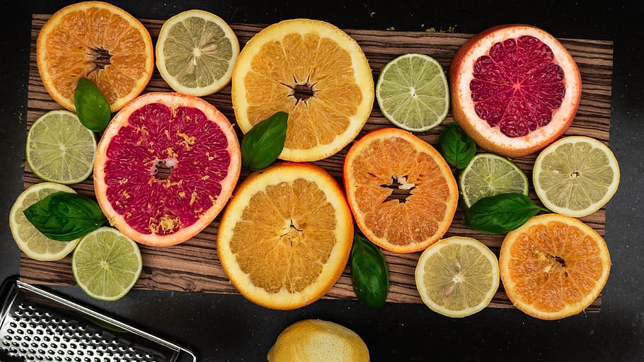 varetes limes variades, cítrics, menjar i beguda, fruita, menjar, alimentació saludable, frescor, variació, elecció, benestar, taronja, llimona, color taronja, taronja - fruita, directament a sobre, secció transversal, Lima, cap gent, natura morta, tall, multicolor, herba, 4K