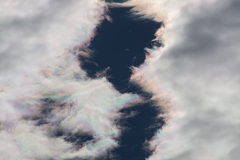cloudscape, ciel, des nuages, Météo, formation, blanc, gris, bleu, arc en ciel, Pause, nuage - ciel, la nature, personne, abstrait, journée, arrière-plans, modèle, plein cadre, tranquillité, douceur, en plein air, faible angle de vue, beauté dans la nature, éthéré, multi couleur, la créativité, fermer, défocalisé, composite numérique, milieux abstraits, la pollution, directement en dessous, 2K, CC0, domaine public, libre de droits