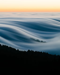 copaci acoperite de munte, expunere lungă, nor, peisaj, Cloudscape, estompa, mişcare, circulaţie, ceaţă, aburi, amurg, copac, siluetă, pădure, natură, tapet, în aer liber, frumuseţe, mirare, strat, curgere, albastru, cer, scenics, apus de soare, fundaluri, frumusețe în natură, nici o persoana, imagine color, o scenă liniștită, Munte, zori de zi, răsărit - zorii zilei, scenă non-urbană, lumina soarelui, deal, sezon, noapte, nor - cer, dimineaţă, iarnă, orizont, colorate, multi colorate, culoare portocalie, 2K, CC0, domeniu public, fără drepturi de autor