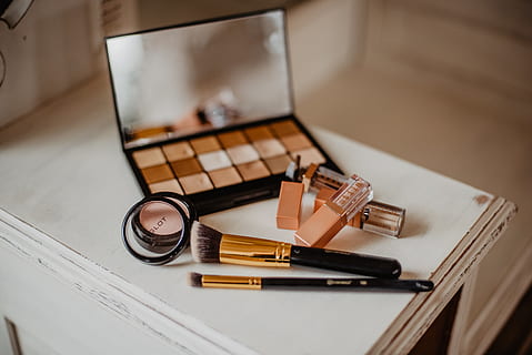 makeup set, brushes, cosmetics, desk, eye makeup, eyeshadow, make up, make-up brushes, makeup, pallet, products, indoors, still life, table, no people, high angle view, choice, make-up, large group of objects, variation, close-up, wood - material, focus on foreground, beauty product, arrangement, technology, watch, selective focus, pencil, container, personal accessory, 5K, CC0, public domain, royalty free