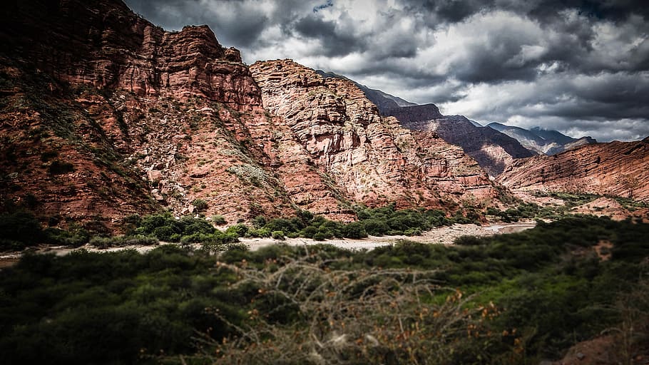 serres, riu, herba, muntanya, núvol, rock, ennuvolat, pendent, Carretera bruta, cresta, vermell, tempesta, desert, canyon, fosc, a l'aire lliure, fora, carretera, verd, paisatge, naturalesa, escenics, EUA, rock - object, bellesa a la natura, vall, sud-oest dels EUA, cel, cap gent, utah, penya-segat, viatjar, terrenys extrems, referent nacional, gres, Parc Nacional, lloc famós, parc nacional de zion, núvol - cel, posta de sol, àrea salvatge, estiu, Serra, cim de muntanya, pedra - objecte, erosionat, majestuós, geologia, destinacions de viatge, parc - l'home va fer espai, 4K