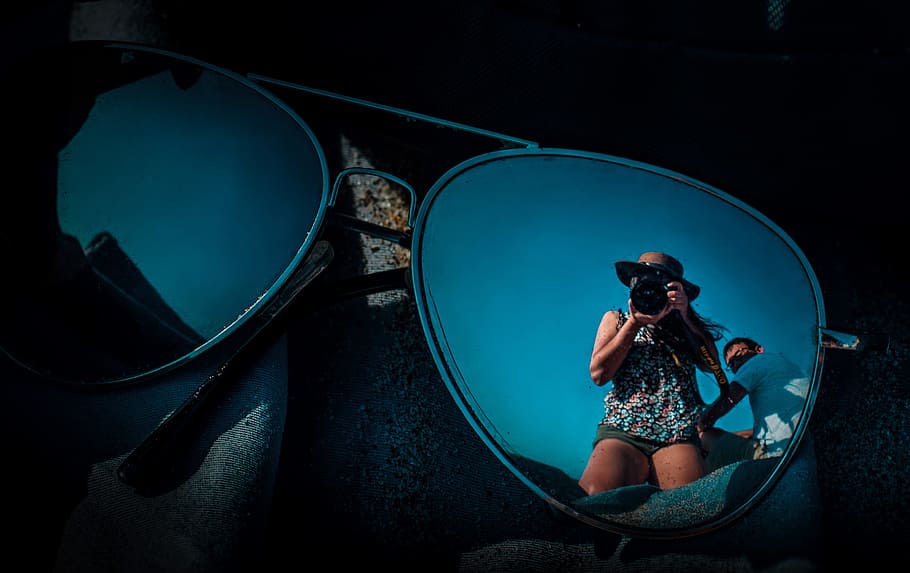odraz, lidé, sluneční brýle, Fotoaparát, zachycení, detail, dslr, brýle, ženský, dívka, ospravedlňte svou lásku, dáma, muž, fotograf, fotografování, rekreace, mít na sobě, žena, jedna osoba, dospělý, plná délka, přeprava, sedící, střední dospělý, noc, technologie, fotografická témata, způsob dopravy, modrý, uvnitř, hospodářství, hudba, mladého dospělého, focení, auto, hudební nástroj, 4K