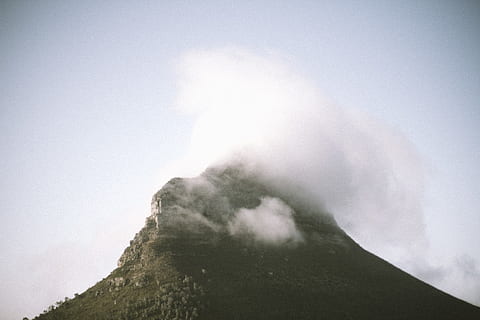 munte emite fum, Munte, Cape Town, semnal de deal, Africa de Sud, erupţie, natură, vârf, nor, ceaţă, noros, în aer liber, de munte, nori, cețos, Lionshead, cer, frumusețe în natură, scenice - natura, zi, vedere unghiulară joasă, erupe, nici o persoana, o scenă liniștită, scenă non-urbană, vulcan, liniște, idilic, geologie, teren, maiestuos, geografie fizica, putere în natură, varf de munte, craterul vulcanic, formare, 5K, CC0, domeniu public, fără drepturi de autor