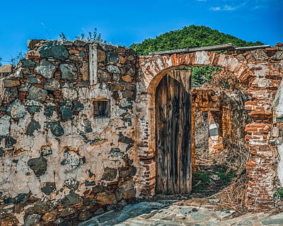 porta, vell, pedra, envellit, decaïment, entrada, resistent, abandonat, ruïna, trencat, arquitectura, tradicional, poble, vavatsinia, Xipre, estructura construïda, exterior de l'edifici, història, el passat, antiga ruïna, espatllat, paret, arc, cel, cap gent, edifici, antic, dia, aixafar, arruïnat, paret de pedra, deteriorament, a l'aire lliure, civilització antiga, maó, 4K, CC0, domini públic, lliure de regalies