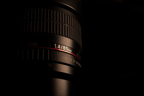 obiettivo della fotocamera nero, tecnologia, nero, telecamera, lente, temi fotografici, macchina fotografica - attrezzatura fotografica, obiettivo - strumento ottico, attrezzatura fotografica, avvicinamento, nessuno, in casa, girato in studio, lente - occhio, moderno, copia spazio, industria, attrezzatura, singolo oggetto, colore nero, numero, sfondo nero, buio, Camera digitale, 4K, CC0, dominio pubblico, privo di copyright