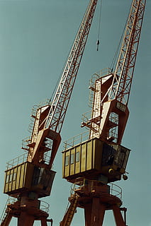 bajo, foto en angulo, grúas torre, grúas, perspectiva, grúa - maquinaria de construcción, vista de ángulo bajo, maquinaria, industria, cielo, cielo limpio, industria de construccion, día, naturaleza, arquitectura, sitio de construcción, desarrollo, nadie, estructura construida, al aire libre, incompleto, maquinaria de construcción, metal, grua, equipos de construcción, 2K, CC0, dominio público, libre de derechos