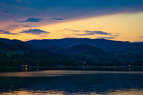 západ slunce, mraky, hory, nebe, krajina, večer, Příroda, soumrak, odpočinek, abendstimmung, jezero, stubenberg, voda, tichý, osvětlení, romantický, večerní obloze, vod, tapeta na zeď, scenics - příroda, krása v přírodě, hora, klidné scény, klid, odraz, nábřeží, mrak - nebe, idylický, oranžová barva, nikdo, pohoří, rostlina, mimoměstské scény, venku, 4K, CC0, veřejná doména, bez autorských práv