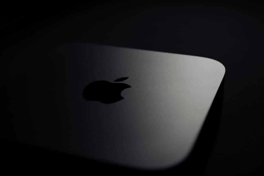 ordinador, telèfon, electrònica, ocell, animal, telèfon mòbil, mòbil, ratolí, maquinari, poma, llum, negre, gris, mínim, fosc, mac mini, tecnologia, mac, negocis, logotip, ombra, cap gent, a l'interior, taula, tir de l'estudi, primer pla, fons negre, vista d’angle alt, còpia espai, silueta, color negre, sol objecte, misteri, activitat d'oci, naturalesa, sort, habitació fosca, centrar-se en l'ombra, 8K