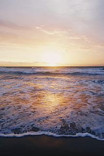 foto, les ones del mar, vora del mar, posta de sol, bali, platja, blau, núvol, comoditat, alba, dinàmic, tarda, dom, or, festa, horitzó, paisatge, llum, naturalesa, oceà, taronja, reflexions, sorra, mar, paisatge marí, Riba, cel, estiu, sol, navega, vacances, aigua, onada, onades, blanc, ampli, escenics - natura, bellesa a la natura, terra, horitzó sobre l’aigua, núvol - cel, moviment, tranquil·litat, esport aquàtic, escena tranquil·la, surf, color taronja, a l'aire lliure, 4K, CC0, domini públic, lliure de regalies