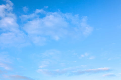 blå, himmel, skyer, lyse, luft, Sky, baggrund, sky - himmel, baggrunde, skønhed i naturen, lav vinkel visning, ro, scenics - natur, natur, ingen mennesker, rolig scene, dag, hvid farve, udendørs, cloudscape, fuld ramme, idyllisk, miljø, meteorologi, ren, 1080P, CC0, offentligt domæne, royaltyfrie