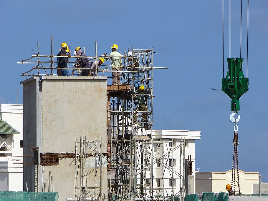 lloc, construcció, construir, treballar, treballador, humà, activitat, grua, edifici, indústria, arquitectura, ocupació, treball, estructura construïda, cel, exterior de l'edifici, dia, cel clar, naturalesa, industria de la construcció, comunicació, homes, a l'aire lliure, negocis, vista d’angle baix, seguretat, maquinària, grup de persones, company de feina, 1080P
