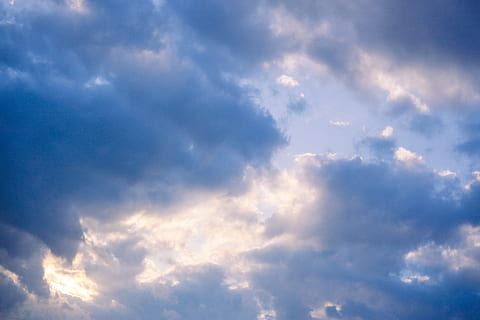 himmel, Sky, solnedgangstid, blød, lyseblå, lilla, skumring, sky - himmel, blå, vind, atmosfære, cloudscape, baggrunde, miljø, dramatisk himmel, natur, overskyet, skønhed i naturen, sollys, humørlig himmel, ingen mennesker, scenics - natur, lys - naturligt fænomen, udendørs, meteorologi, lyse, klima, abstrakte baggrunde, 5K, CC0, offentligt domæne, royaltyfrie