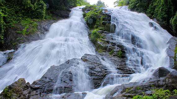 aigua, cau, muntanya, boulder, medi ambient, flux, bosc, fresc, verd, paisatge, molsa, natural, naturalesa, roques, escènic, corrent, arbres, cascada, cascades, humit, boscos, bellesa a la natura, rock, escenics - natura, moviment, terra, rock - object, planta, aigua que flueix, sòlid, exposició llarga, arbre, cap gent, moviment borrós, dia, que flueix, poder a la natura, a l'aire lliure, selva tropical, caient aigua, 5K, CC0, domini públic, lliure de regalies