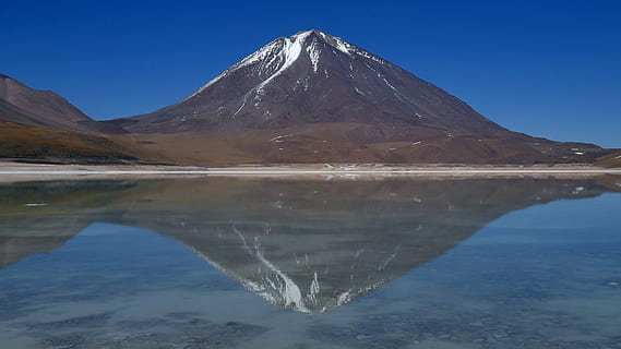 Vulkan, Berg, Lagune, See, Landschaft, Panorama, Reflexion, Wasser, Szenen - Natur, Schönheit in der Natur, ruhige Szene, Natur, keine Leute, Himmel, Ruhe, Tag, Gipfel, Schnee, Blau, Symmetrie, Umgebung, draußen, schneebedeckter Berg, Salzebene, 4K, CC0, gemeinfrei, lizenzfrei