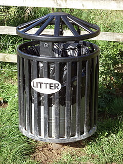 public, litter bin, urban, recreational, area, litter, bin, trash, garbage, rubbish, tidy, tidiness, cleanliness, clean, environment, pollution, can, grass, text, western script, communication, day, sign, nature, plant, metal, no people, field, information, information sign, high angle view, outdoors, sunlight, land, park, capital letter, garbage bin, message, wheel, 1080P