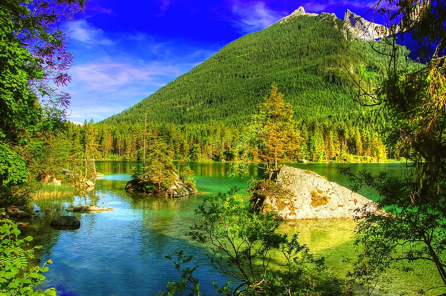 hintersee, ramsau, alpí, paisatge, naturalesa, baviera, berchtesgaden, muntanyes, aigua, llac, cel, estiu, bosc, humor, baviera superior, panorama, rock, vacances, alm, Parc Nacional, parc natural, senderisme, cim, arbre, planta, tranquil·litat, bellesa a la natura, reflexió, escenics - natura, escena tranquil·la, color verd, davant del mar, creixement, cap gent, escena no urbana, muntanya, dia, idíl·lic, a l'aire lliure, 2K