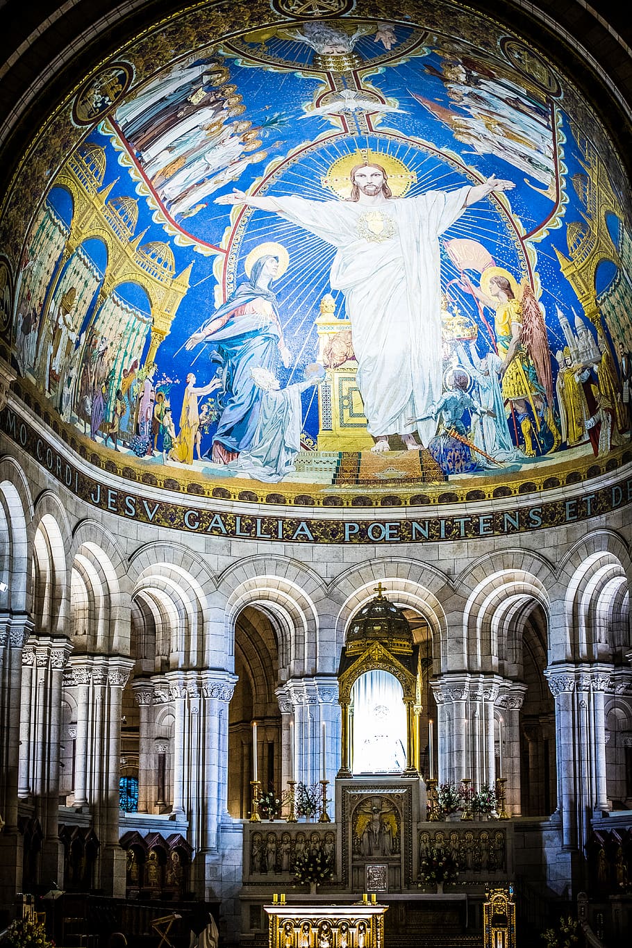 jesv calla, arhitectură, clădire, biserică, altar, sacré coeur, Paris, Franţa, absidă, arc, în interior, catedrală, artă, mozaic, mural, capelă, Iisus, piatră, catolic, tavan, aur, religie, spiritualitate, lăcaș de cult, credință, construită, artă și sculptură, reprezentare umană, reprezentare, destinații de călătorie, vedere unghiulară joasă, exteriorul clădirii, dom, asemănarea bărbaților, nici o persoana, frescă, coloană arhitecturală, bogat ornamentat, cupolă, 5K