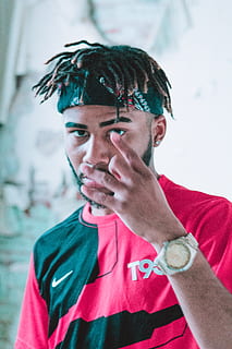 trappola, rap, freddo, lunatico, ghetto, nero, africano, taglio di capelli, capelli, dreads, trecce, uzi, bicchieri, urbano, moda, moderno, colore, ombre, buio, musica, una persona, ritratto, giovane adulto, concentrarsi sulle conoscenze acquisite, vista frontale, colpo alla testa, giovani uomini, persone reali, giorno, avvicinamento, stili di vita, adulto, guardando la fotocamera, gente meravigliosa, analizzare, cercare, guardare, abbigliamento casual, acconciatura, in piedi, contemplazione, volto umano, 5K, CC0, dominio pubblico, privo di copyright