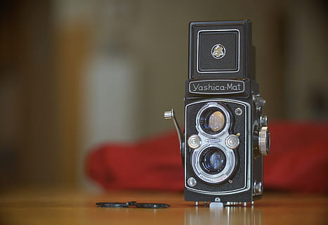 กล้องสีดำ, กล้อง, อิเล็กทรอนิกส์, YASHICA, เสื่อ, ย้อนยุค, โบราณ, ฟิล์ม, เหล้าองุ่น, เก่า, SLR, อนาล็อก, Kodak, เลนส์, ตาราง, คลาสสิก, กล้องวิดีโอ, ประเทศญี่ปุ่น, 35mm, มือสอง, เทคโนโลยี, ในบ้าน, มุ่งเน้นไปที่เบื้องหน้า, สไตล์ย้อนยุค, ใกล้ชิด, ไม่มีคน, เลนส์ - เครื่องมือแสง, สีแดง, กล้อง - อุปกรณ์ถ่ายภาพ, วัฒนธรรมศิลปะและความบันเทิง, เลือกโฟกัส, วัตถุหนึ่งชิ้น, สัมพันธ์, ธีมการถ่ายภาพ, ความคิดถึง, การสื่อสาร, ยังมีชีวิตอยู่, 5K, CC0, โดเมนสาธารณะ, ค่าลิขสิทธิ์ฟรี