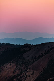 cim de muntanya, daurat, fotografia horària, capa, bosc, rosa, muntanya, paisatge, silouhette, boirina, Serra, a l'aire lliure, naturalesa, degradat, posta de sol, vespre, arbre, pic, turó, utah, patrick hendry, cel, escenics, sortida del sol - alba, al matí, alba, fons, sol, bellesa a la natura, silueta, llum solar, viatjar, estiu, blau, vermell, boira, vall, llum - fenomen natural, color taronja, 8K, CC0, domini públic, lliure de regalies
