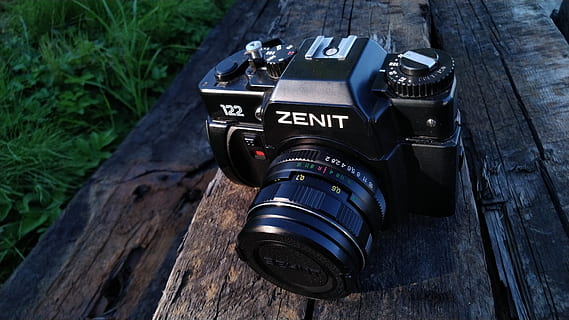zenith, uten filter, kamera, linse, bilde, fotograf, retro, av teknologi, utstyr, nostalgi, Hobby, årgang, paparazzi, gammel, film, olympiske leker, ussr, teknologi, kamera - fotografisk utstyr, fotografering temaer, fotografisk utstyr, objektiv - optisk instrument, ingen folk, nærbilde, tre - materiale, høy vinkel visning, digitalkamera, svart farge, fokusere på forgrunnen, kommunikasjon, dag, tekst, vestlig skript, bord, objektiv - øye, slr kamera, 4K, CC0, offentlig domene, opphavsrett gratis