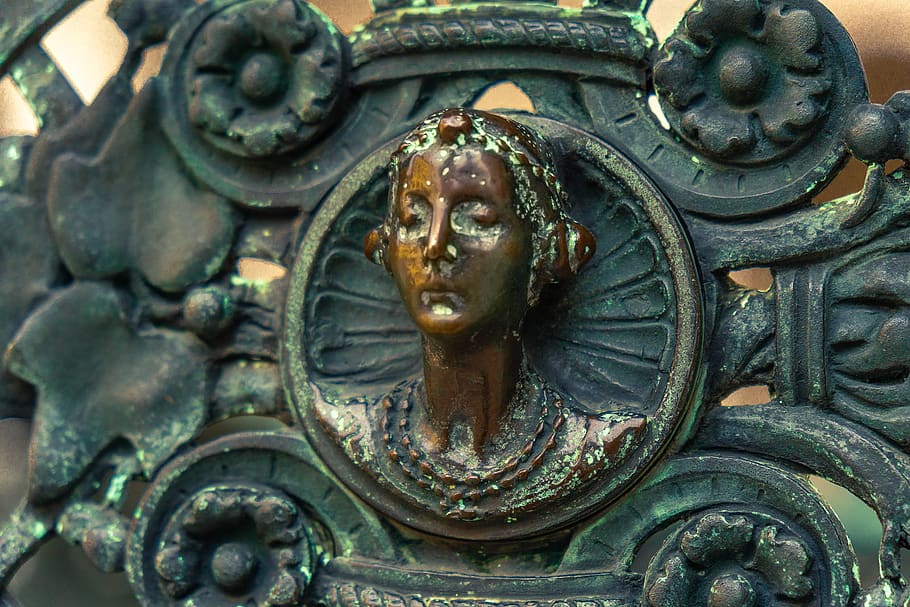 reixeta, forja, retallada, bronze, art i artesania, representació, escultura, creativitat, representació humana, metall, primer pla, estàtua, dia, cap gent, artesania, semblança masculina, vell, religió, creença, espiritualitat, a l'aire lliure, patró, arquitectura, ornamentat, 5K