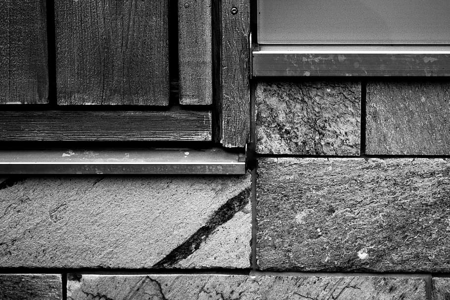 pared, pizarra, ladrillo, ventana, hormigón, techo, vestir, ropa, triángulo, losa, Pared de piedra, pasarela, camino, neumático, vía muerta, pájaro, animal, Robin, madera, mirlo, material de madera, nadie, día, arquitectura, estructura construida, de cerca, modelo, puerta, al aire libre, Entrada, exterior del edificio, fotograma completo, texturizado, pared - característica de la construcción, edificio, metal, antecedentes, casa, forma, 5K