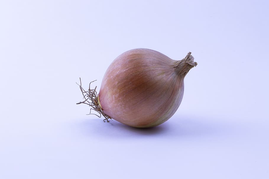 fons, marró, bombeta, primer pla, cuinar, culinari, menjar, fresc, brillant, or, bo, verd, grup, aïllat, natural, nou, ceba, orgànic, crua, vermell, temporada, vegetals, vegetarià, blanc, groc, menjar i beguda, benestar, frescor, tir de l'estudi, alimentació saludable, a l'interior, cap gent, natura morta, ingredient, espècia, aliments crus, sol objecte, fons de colors, bulb d’all, All, ceba espanyola, porpra, 5K