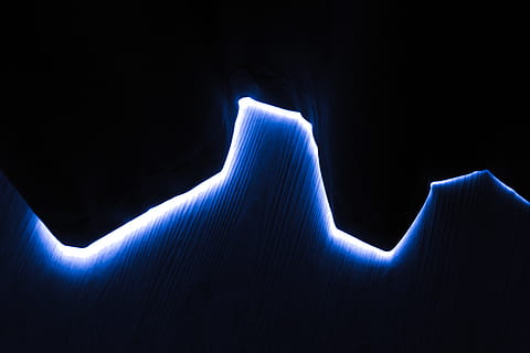 Blau, Graph, Studioaufnahme, schwarzer Hintergrund, beleuchtet, abstrakt, gestalten, keine Leute, glühend, Muster, drinnen, Licht - natürliches Phänomen, Kreativität, Design, Bewegung, Panorama-, kopieren sie platz, Langzeitbelichtung, futuristisch, digitaler Verbund, Einfachheit, 8K, CC0, gemeinfrei, lizenzfrei