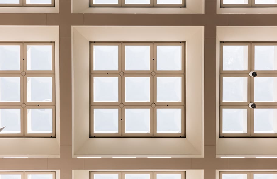 arquitectura, edifici, infraestructura, sostre, disseny, finestra, marc complet, patró, fons, forma, a l'interior, cap gent, forma geomètrica, vidre - material, estructura construïda, funció de construcció de parets, primer pla, en fila, forma quadrada, textura, interior de casa, marc de finestra, 5K