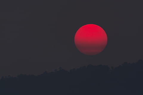 Mond, Himmel, Finsternis, Astronomie, Nacht-, Szenen - Natur, Ruhe, gestalten, keine Leute, Natur, rot, Schönheit in der Natur, ruhige Szene, Silhouette, Platz, Geometrische Figur, Kreis, kopieren sie platz, Sonnenuntergang, draußen, idyllisch, 5K, CC0, gemeinfrei, lizenzfrei