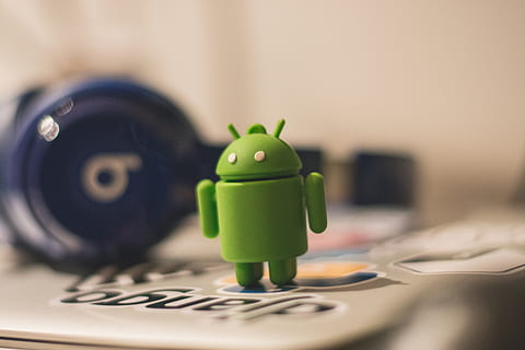 teknoloji, Mac, macbook, macbook pro, android, masaüstü, iş, ofis, programlama, bilgisayar, içeriye, hayvan temsili, insansız, seçici odak, yeşil renk, temsil, kapatmak, oyuncak, tablo, ön plana odaklanmak, maliye, hayvan, natürmort, Sanat ve zanaat, hayvan temaları, sanat kültürü ve eğlence, nesne grubu, memeli, stüdyo çekimi, yaratıcılık, 4K, CC0, kamu malı, telif ücretsiz