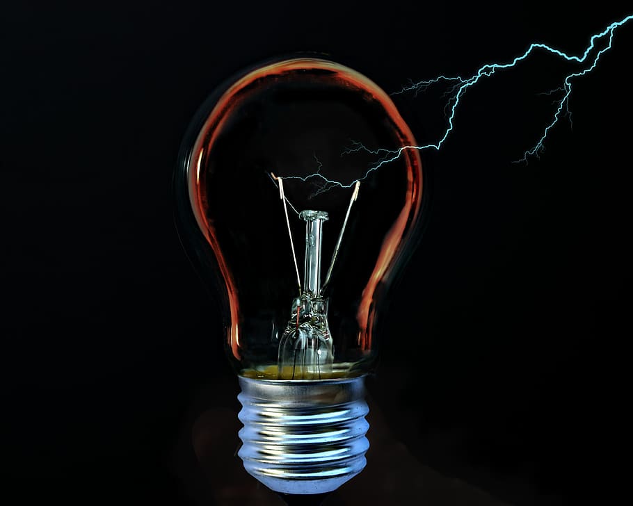 bombeta, corrent, parpelleja, energia, llum, pera, idea, brillar, brillant, vidre, poder, macro, filferro brillant, elektrik, filament, equips d’il·luminació, fons negre, electricitat, generació de combustible i energia, il·luminat, tecnologia, creativitat, cap gent, innovació, a l'interior, tir de l'estudi, Font d'alimentació, primer pla, sol objecte, cremant, intel·ligència, fum - estructura física, resum, llum elèctrica, 4K