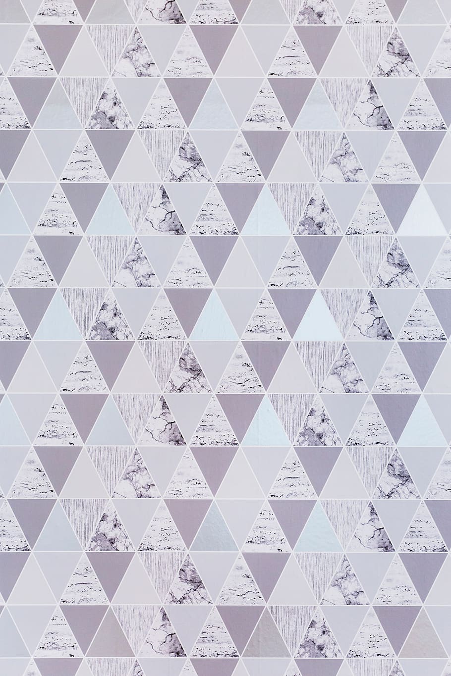 teló de fons, textura del triangle, fons de pantalla, fons, patró, marc complet, disseny, cap gent, repetició, forma geomètrica, forma, forma de triangle, arquitectura, a l'interior, resum, modern, patró sense fissures, element de disseny, estructura construïda, rajola, 5K