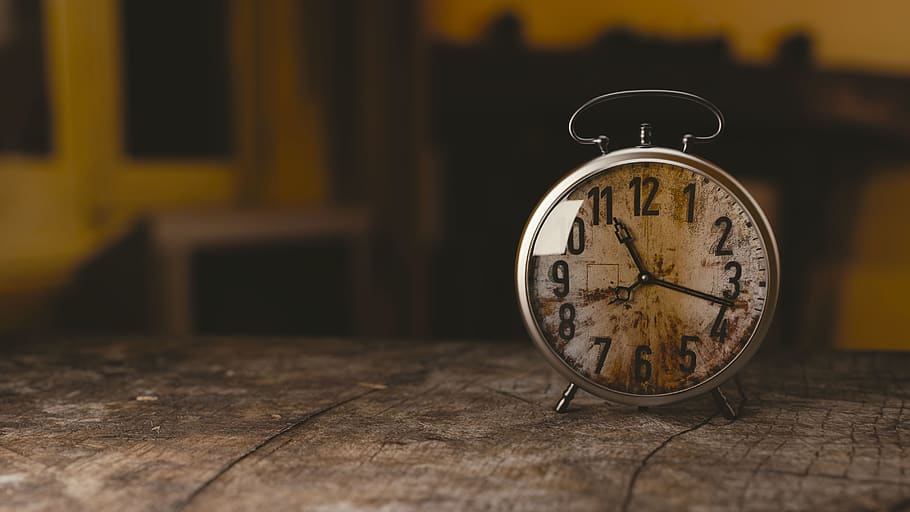 selective, focus photography, gray, analog clock, black, surface, alarm clock, macro, time, clock, wood - material, indoors, no people, table, close-up, focus on foreground, number, still life, clock face, copy space, clock hand, antique, selective focus, minute hand, single object, retro styled, dark, 4K