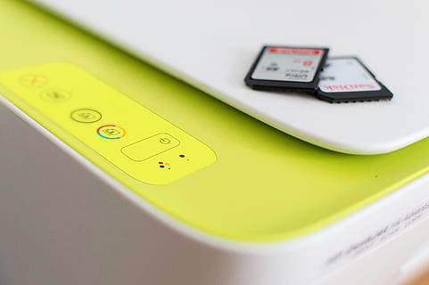 Mémoire, microsd, imprimante, La technologie, boutons, Puissance, impression, chips, scanner, photocopie, fermer, personne, à l'intérieur, nombre, prise de vue en studio, couleur verte, précision, mise au point sélective, calculatrice, date limite, groupe d'objets, la communication, temps, l'horloge, organisation, bien-être, suivre un régime, calculateur, petit groupe d'objets, 4K, CC0, domaine public, libre de droits